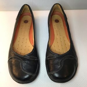 Clarks Unstructured black leather slip-ons
